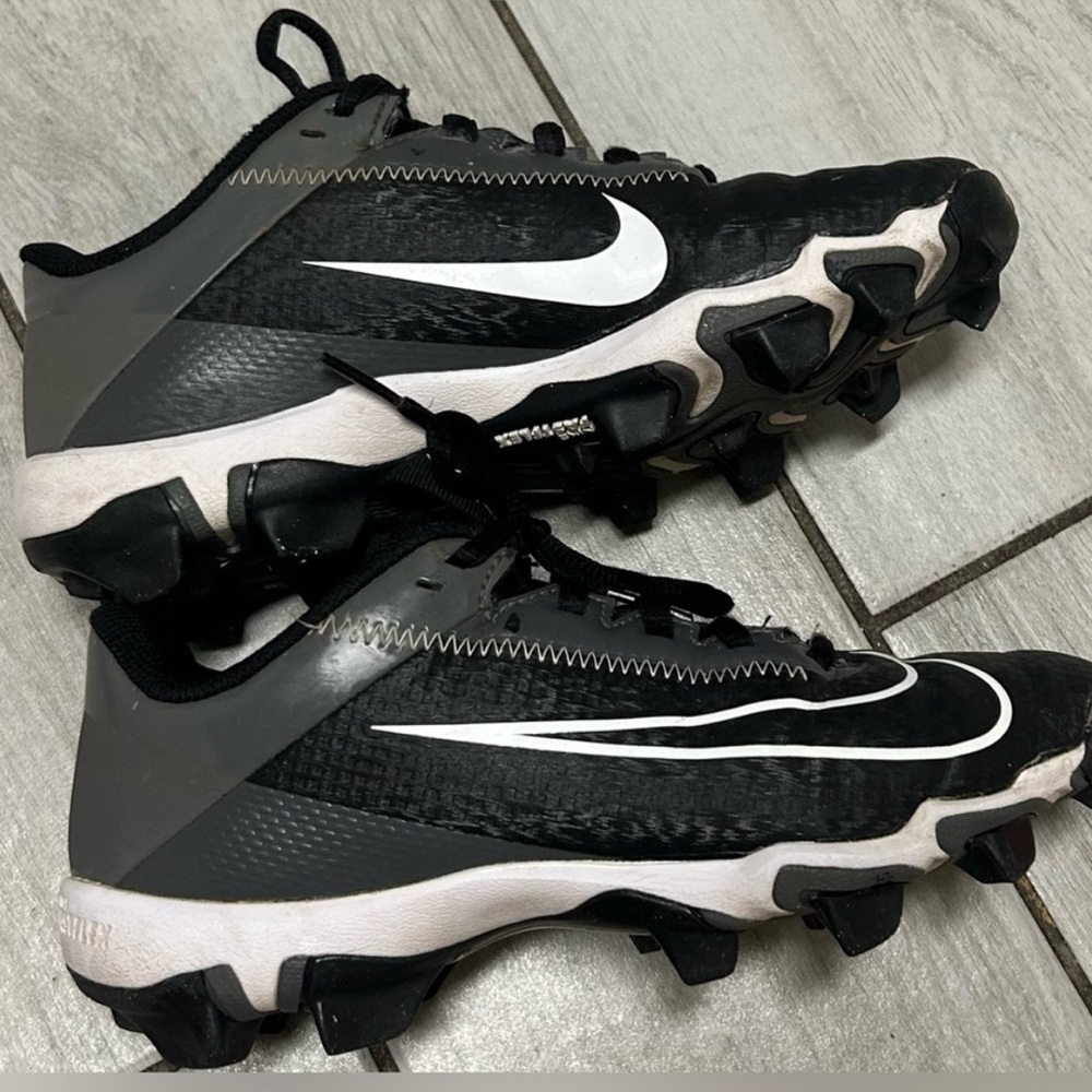 Nike Kids Black and White Football Cleats Sneakers